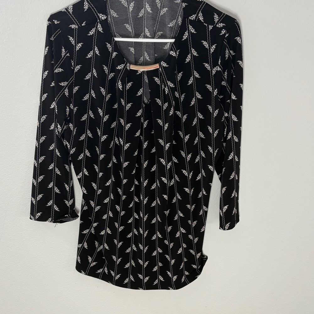 Liz Claiborne Black and White Leaf Print Blouse